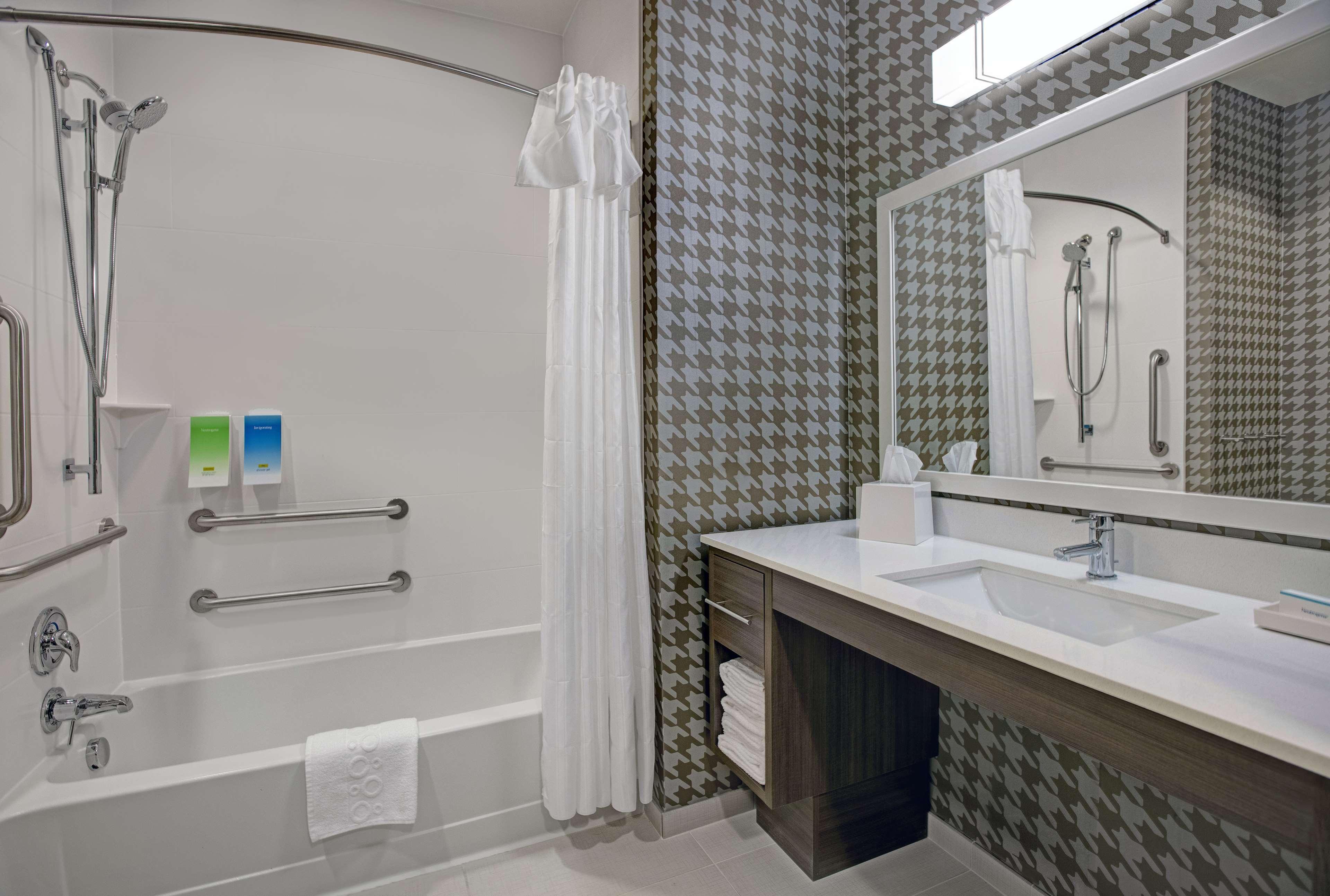 Home2 Suites By Hilton Richmond Ngoại thất bức ảnh